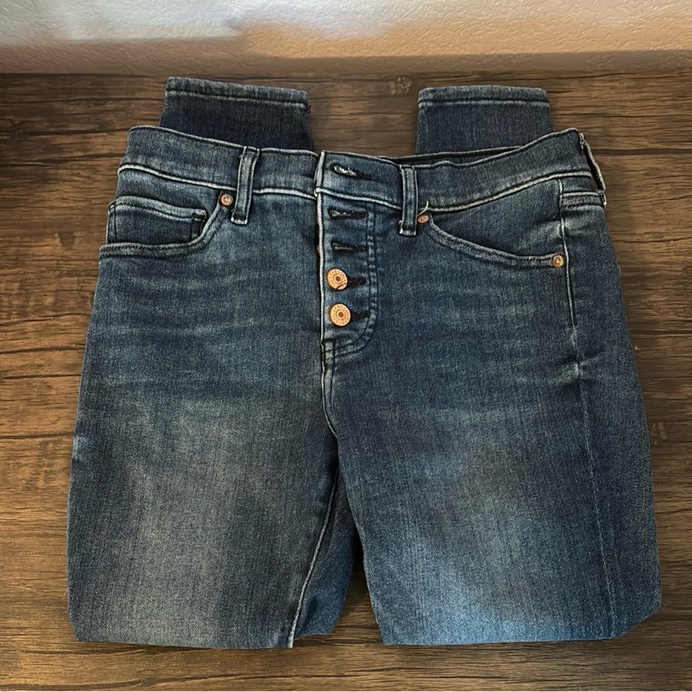 Express jeans size 4 short